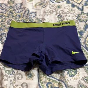 Nike pro